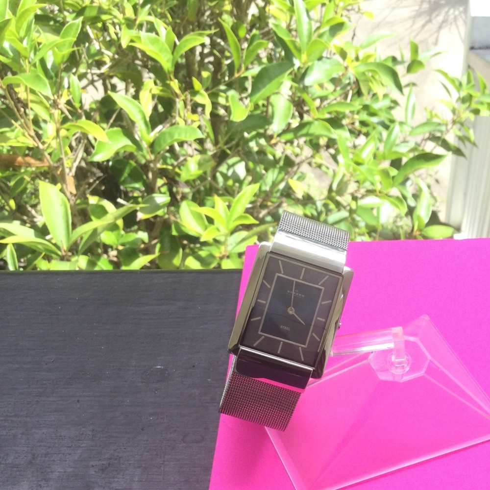 VINTAGE SKAGEN TANK WATCH GRAY DIAL 6.7 SLIM CASE